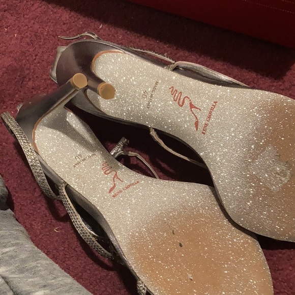 Heels nice condition - Picture 6 of 12